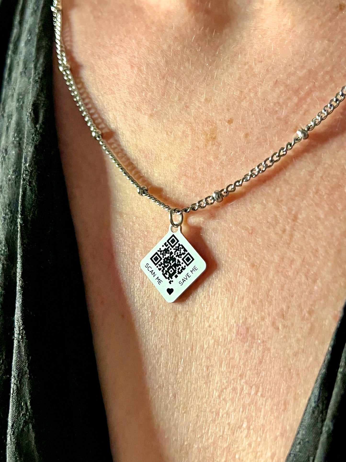 Qoeur. Collier médical d'urgence. Classique - Luna. - Qoeur.fr