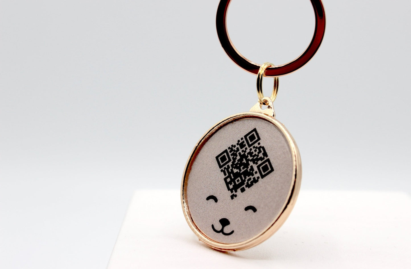 Qoeur. Médaille réfléchissante d'urgence. Chat - Smile / rose. - Qoeur.fr