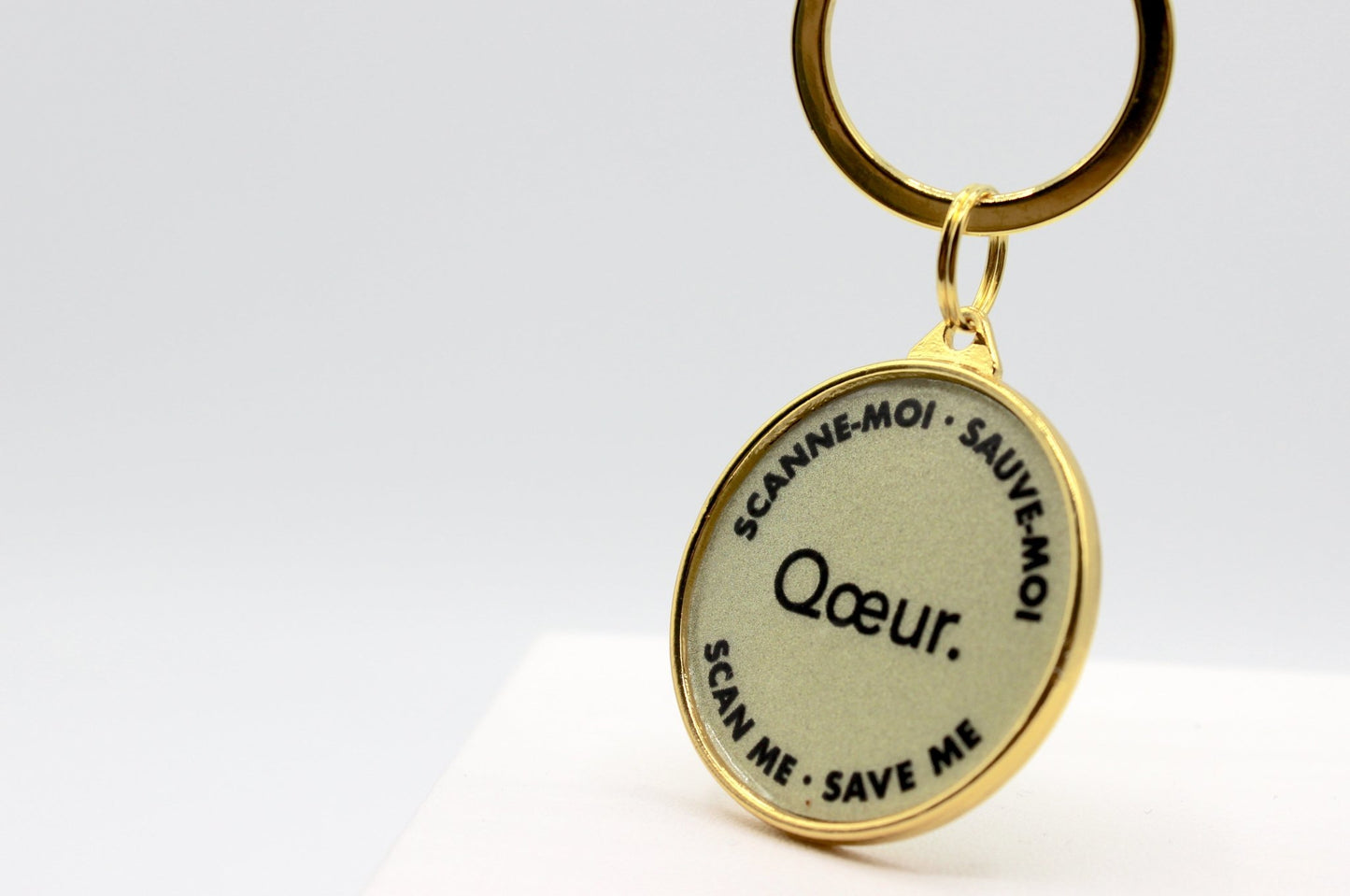 Qoeur. Porte-clés réfléchissant, avec fiche médicale d’urgence. Cœur - or. - Qoeur.fr