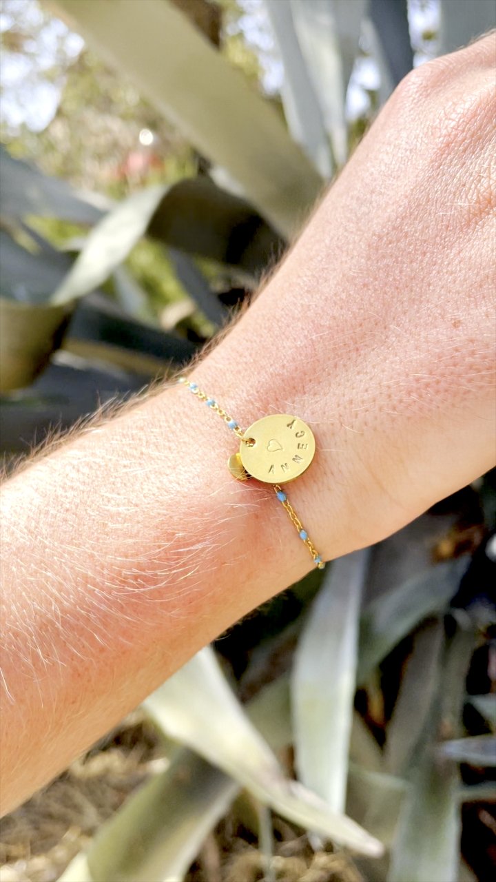 Qœur chez vous. Bracelets personnalisables. Grandes et petites médailles. - Qoeur.fr