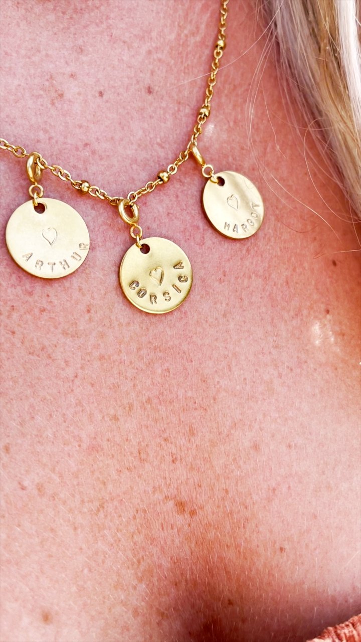 QCV. Colliers avec médailles charms. Interchangeables & personnalisables. - Qoeur.fr