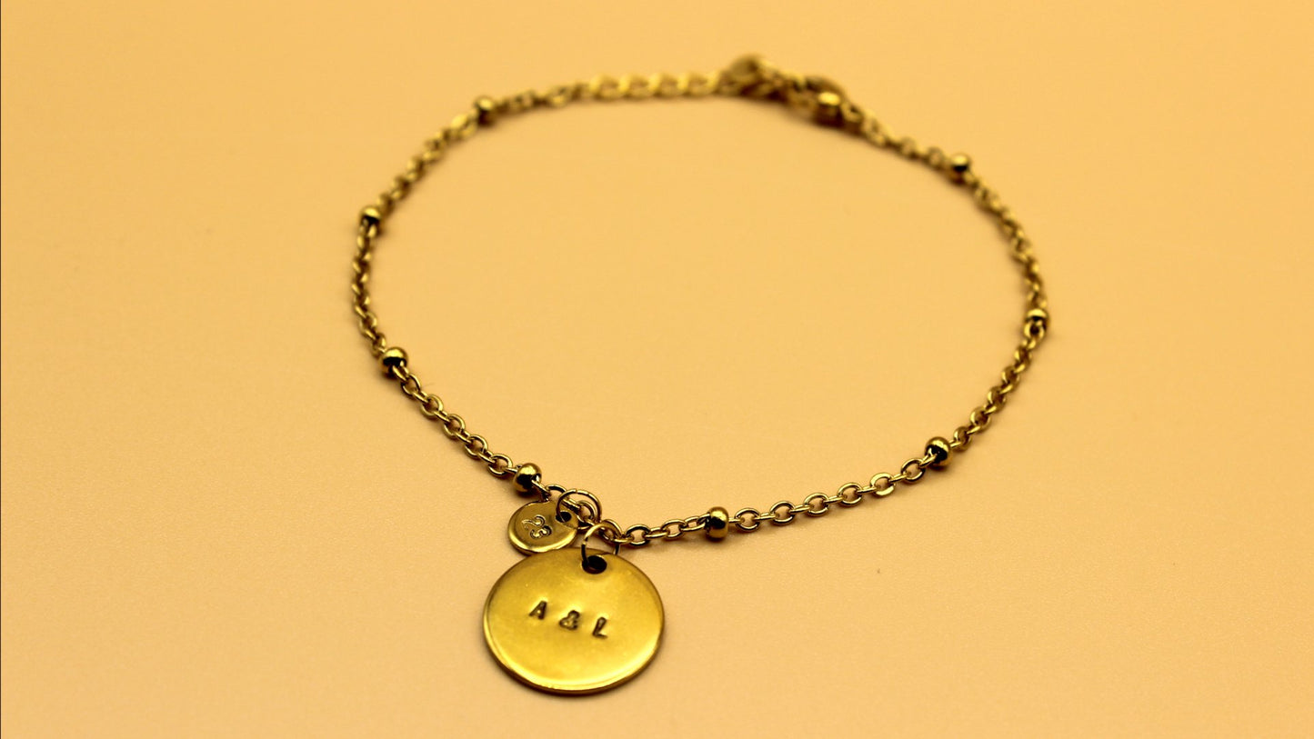 Qœur chez vous. Bracelets personnalisables. Grandes et petites médailles. - Qoeur.fr