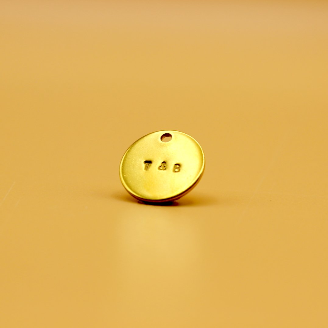 Qœur chez vous. Médaille charm interchangeable. Initiales. - Qoeur.fr