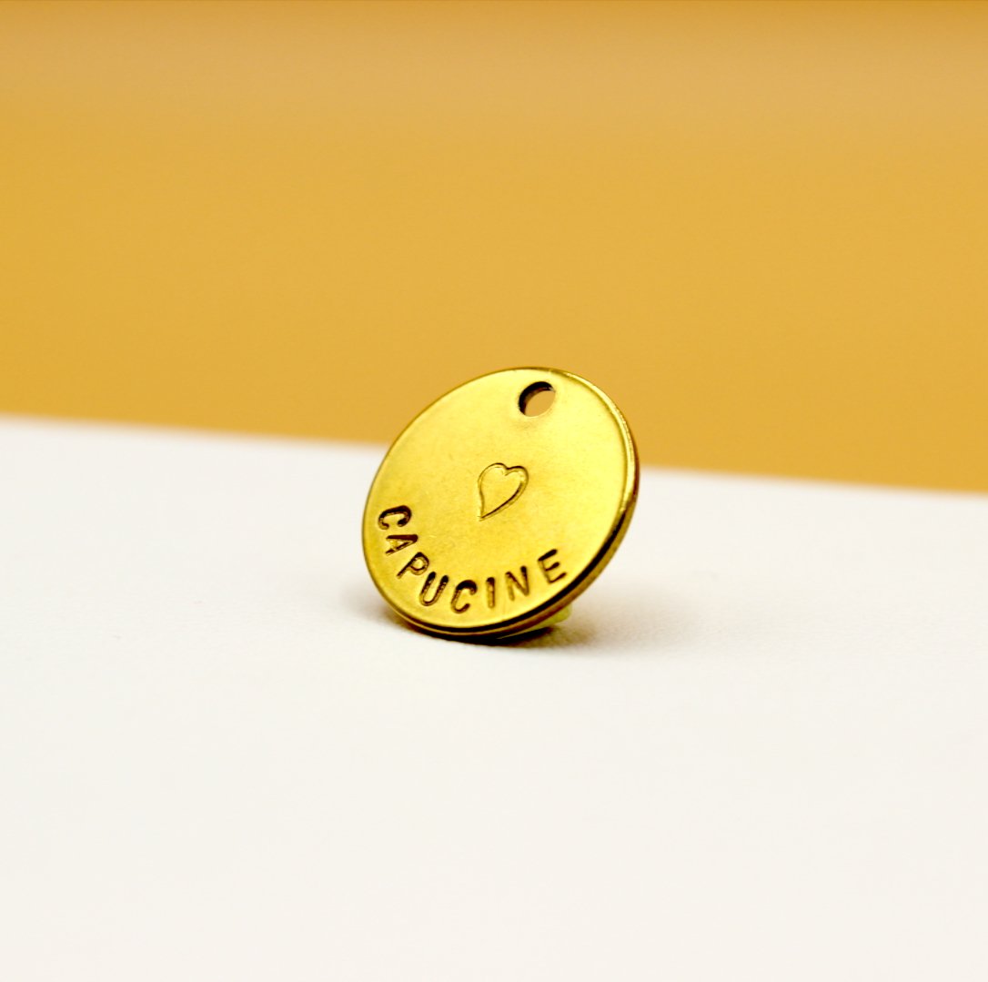 Qœur chez vous. Médaille charm interchangeable. Prénom / surnom. - Qoeur.fr