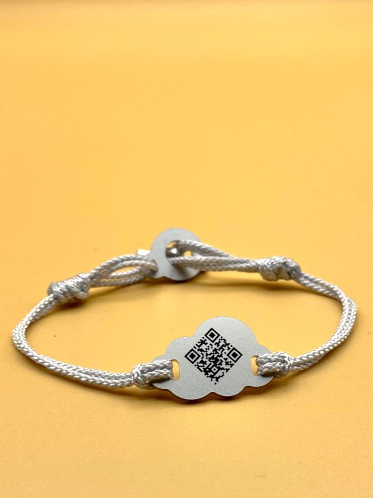 Qoeur. Bracelet médical d'urgence. Interchangeable - Cumulus argent. - Qoeur.fr