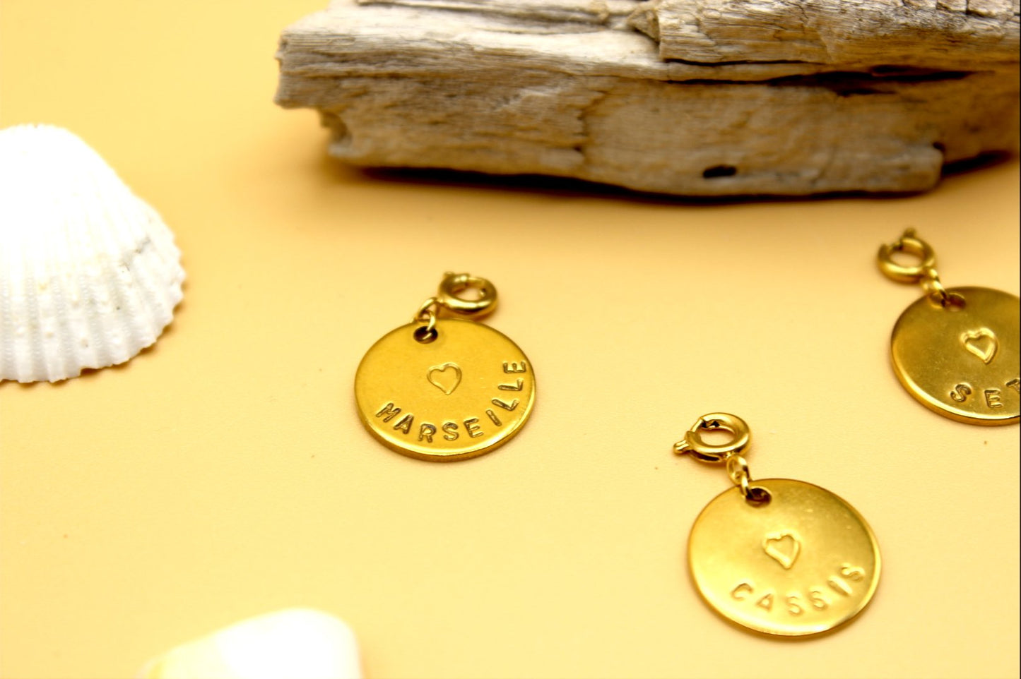 Qœur chez vous. Médaille charm interchangeable. Destination. - Qoeur.fr